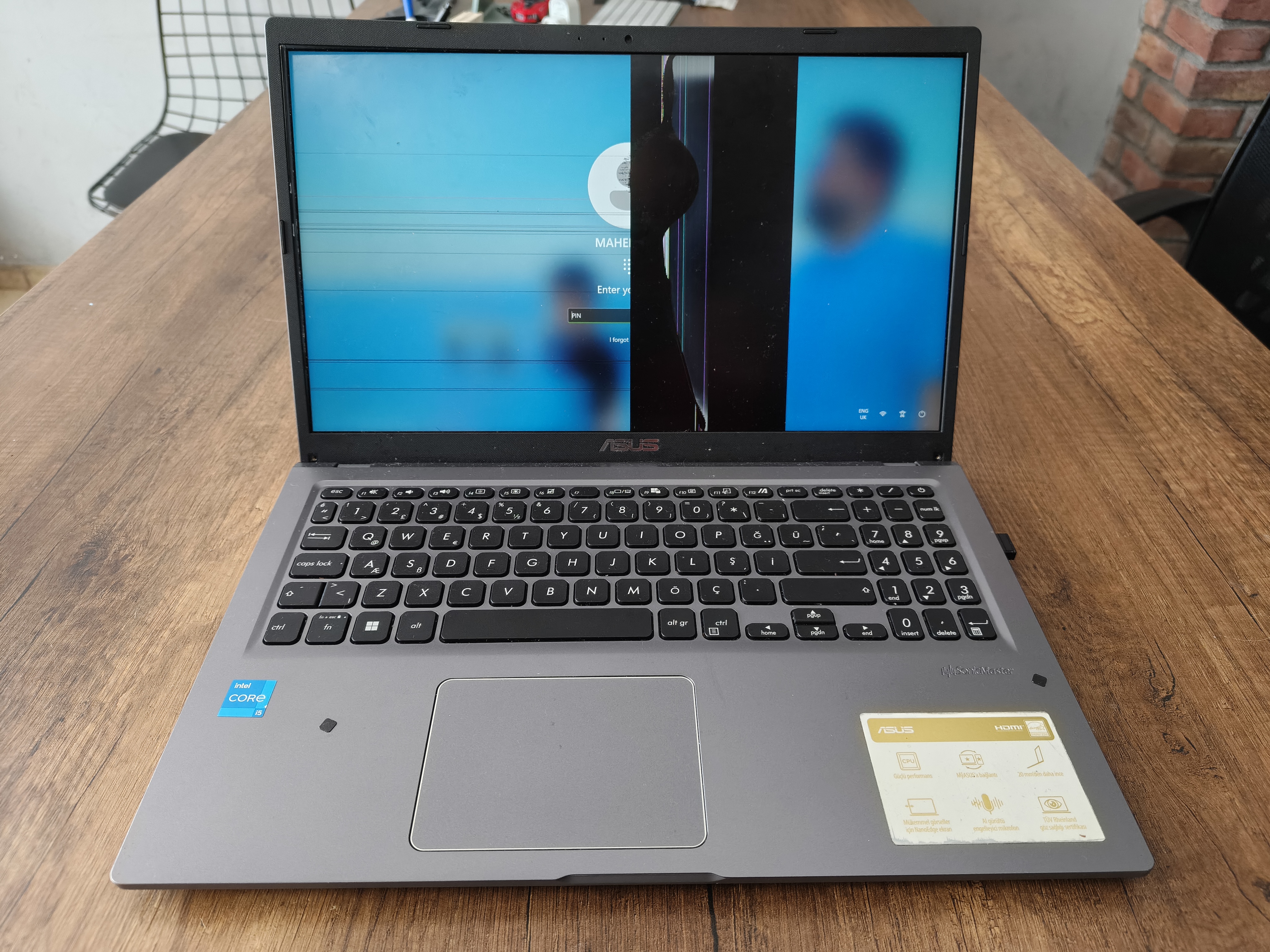 Laptop Ekran Değişimi